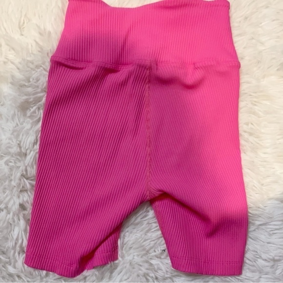 Year of Ours V Waistband Bike Shorts in Neon Pink - Picture 4 of 6